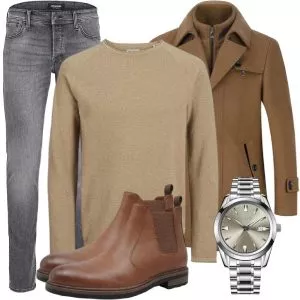Business Outfits Business Outfit Herren mit Karamellbraunem Mantel und Beigem Pullover